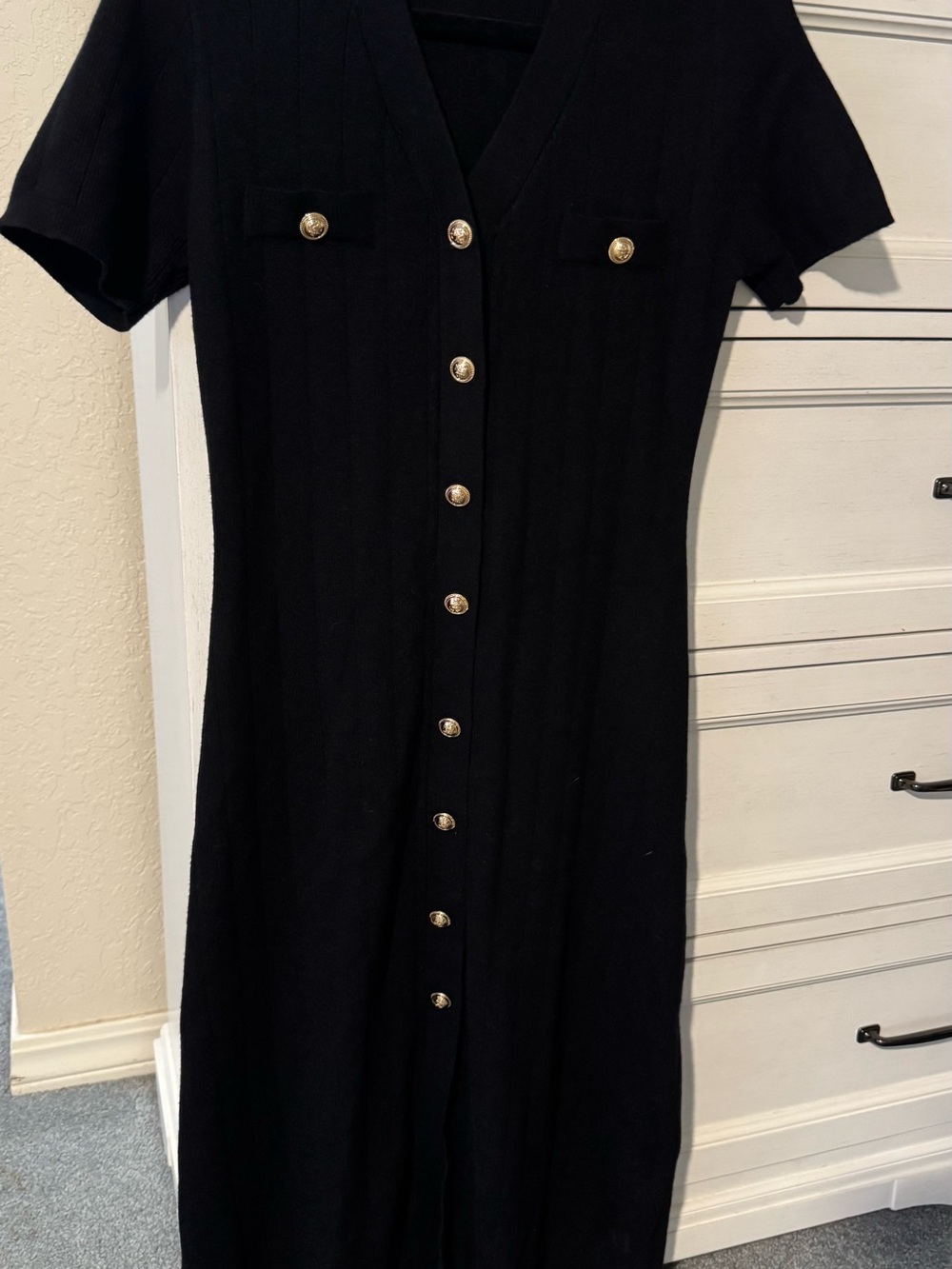 Zoe and Claire women’s medium Black Button-Front V-Neck Knit Dress